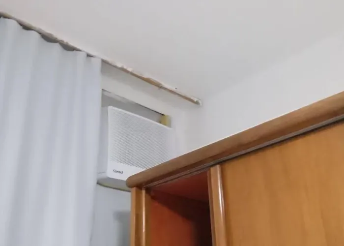 Linda Kitnet Em Laranjeiras / Rj